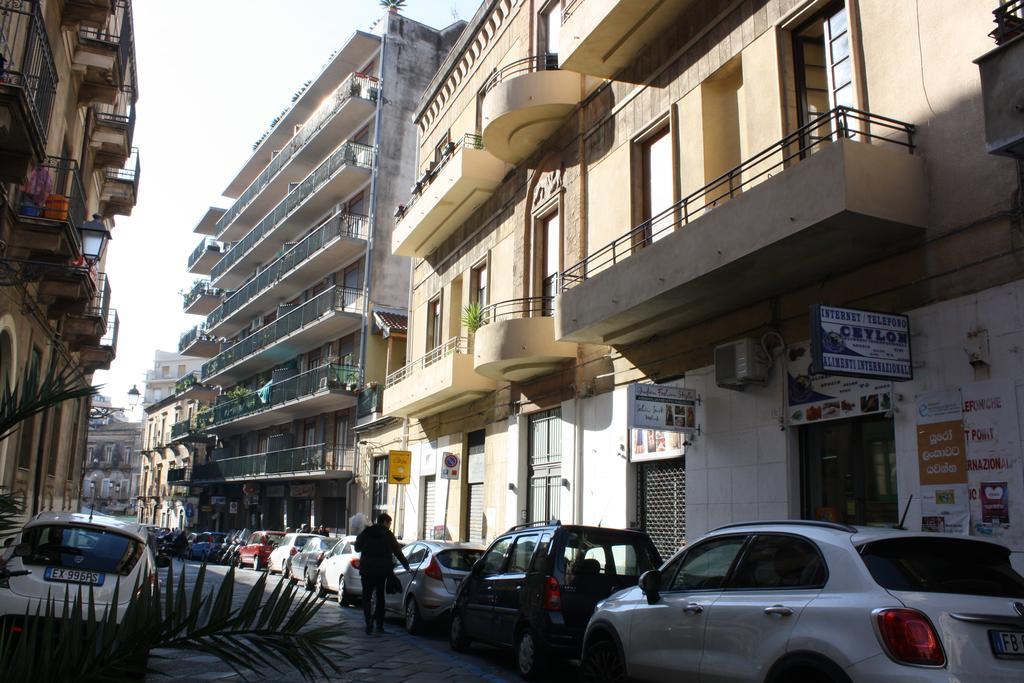 Ferienwohnung Domus Claudiae Catania Exterior foto